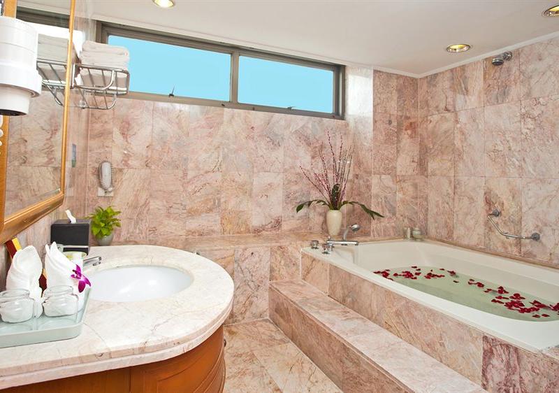 President Solitaire Hotel and Spa