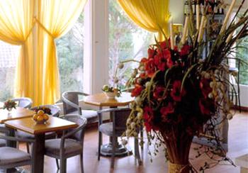 Best Western Auberge de Jons