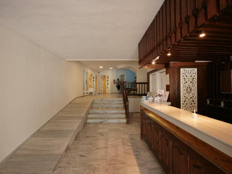 Theodorou Beach Hotel