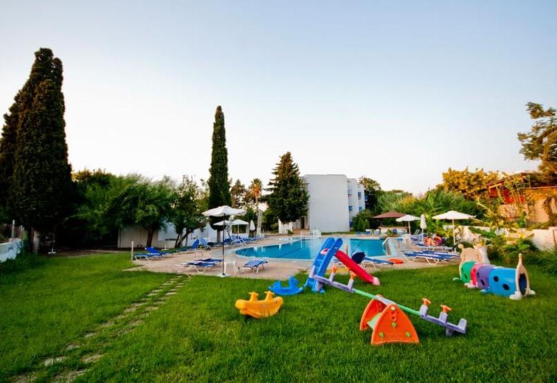 Theodorou Beach Hotel