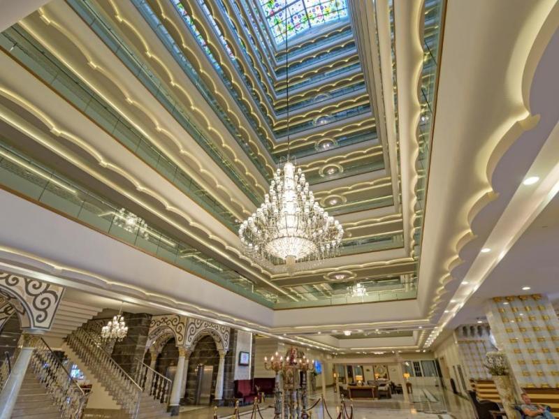 Royal Holiday Palace