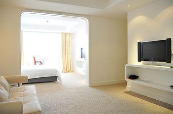H Hotel
