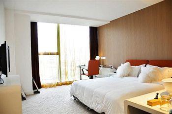 H Hotel