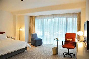 H Hotel