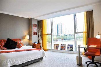 H Hotel