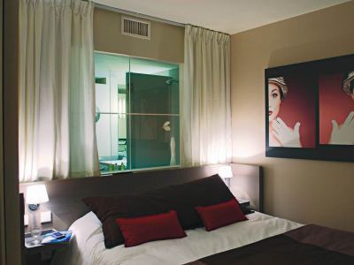 Standing Hotel Suites by Actisource