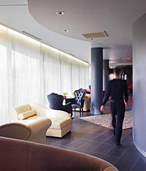 Standing Hotel Suites by Actisource