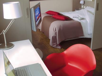 Standing Hotel Suites by Actisource