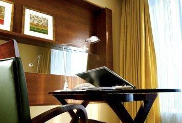 Отель Renaissance Wuhan Hotel Китай, Ухань, фото 12