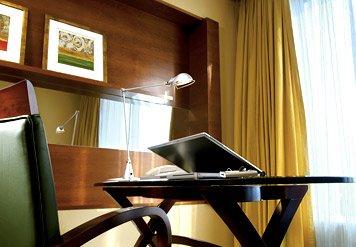 Renaissance Wuhan Hotel