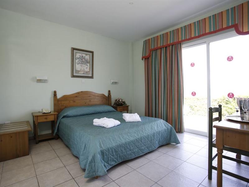 Akamanthea Holiday Village