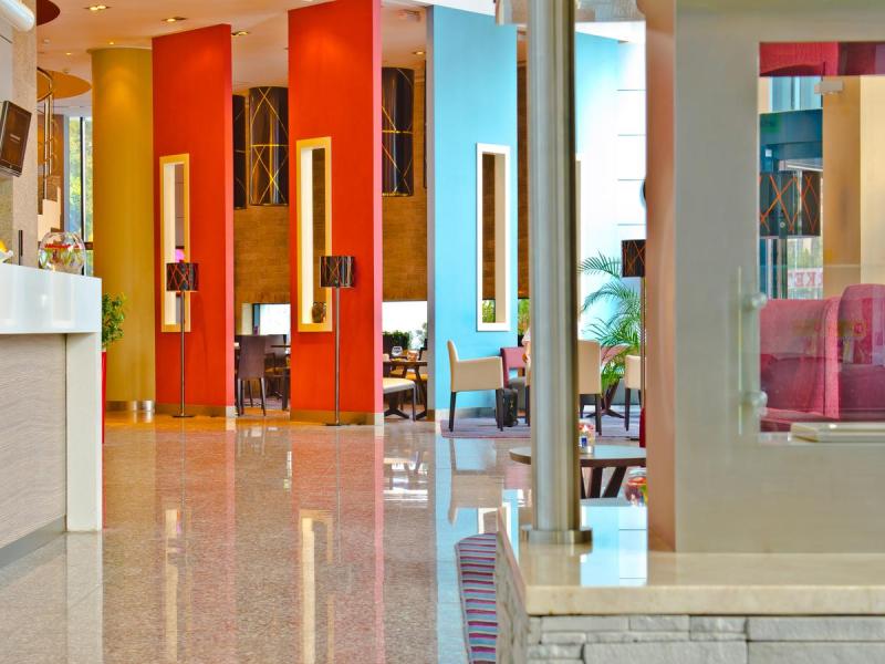 Chirag Plaza Hotel & Business Center