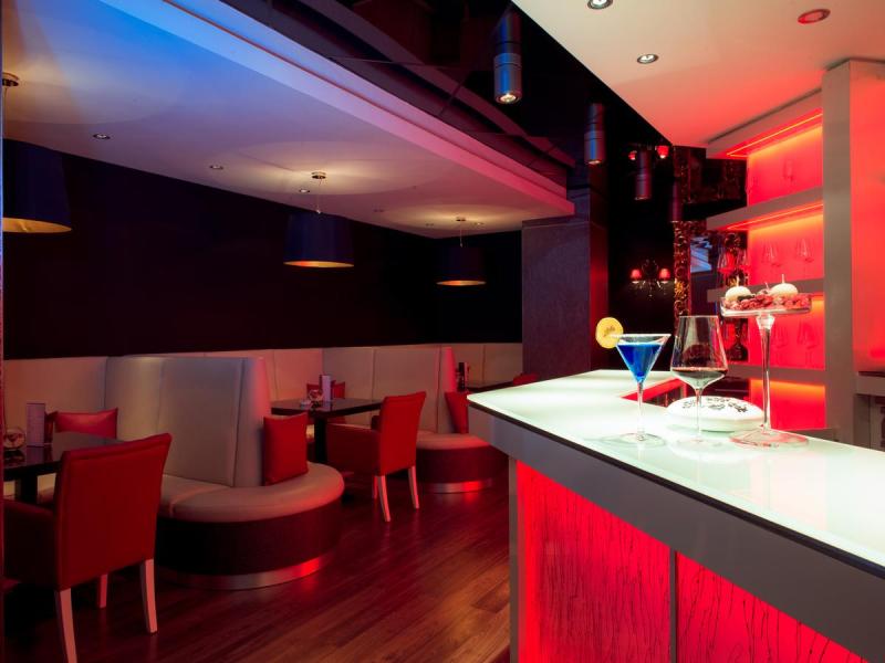 Chirag Plaza Hotel & Business Center