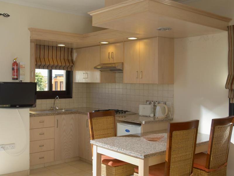 Senator Hotel Apartments