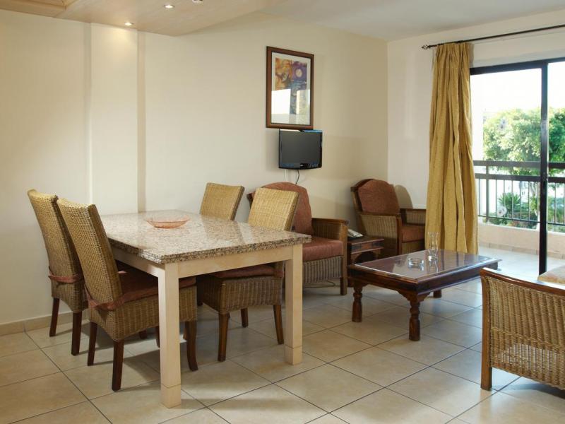 Senator Hotel Apartments