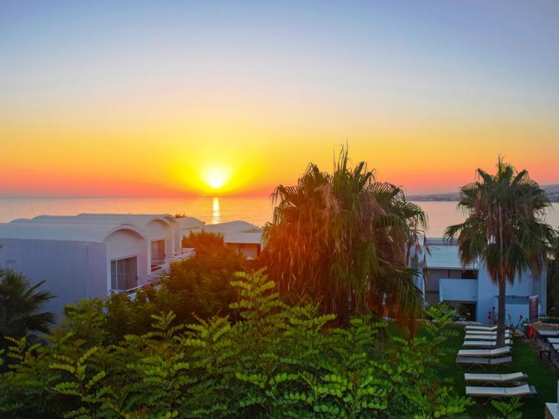 Theo Sunset Bay Hotel