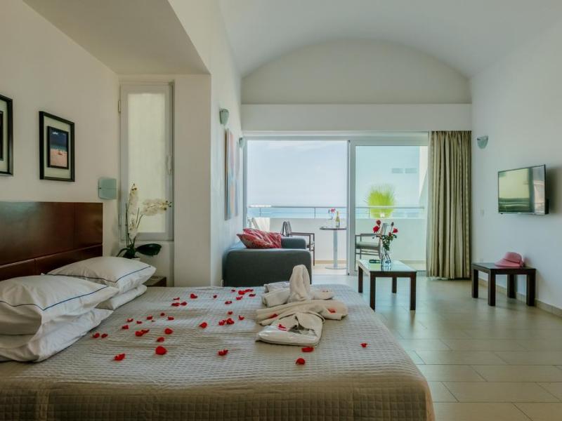 Theo Sunset Bay Hotel