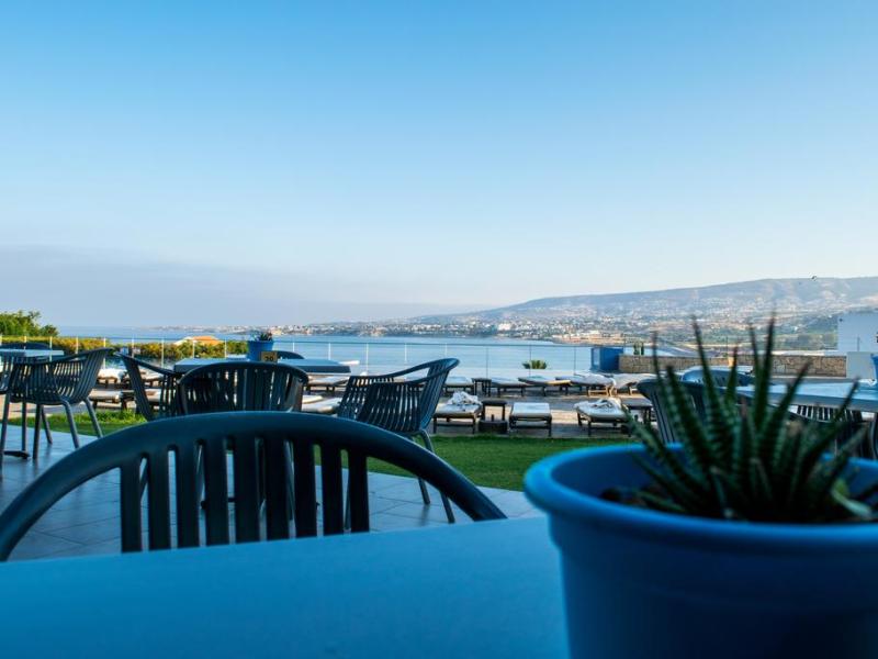 Theo Sunset Bay Hotel