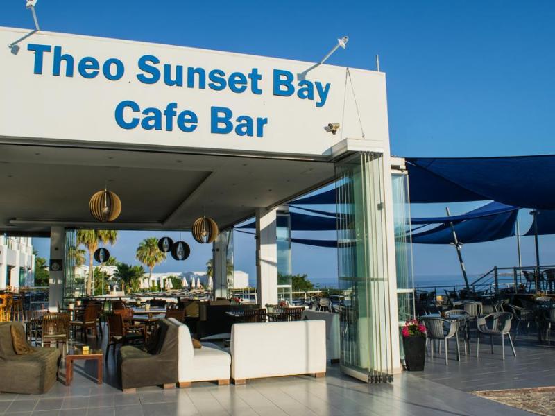 Theo Sunset Bay Hotel
