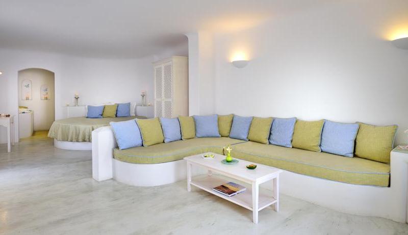 Absolute Bliss Imerovigli Suites