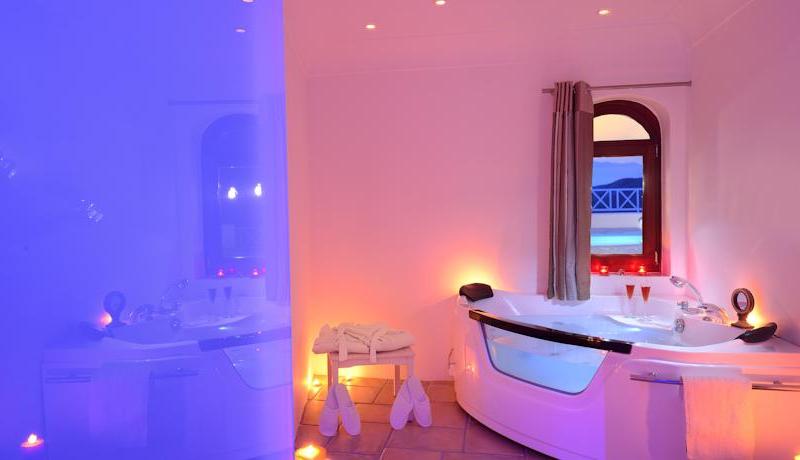 Absolute Bliss Imerovigli Suites