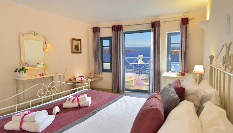 Absolute Bliss Imerovigli Suites