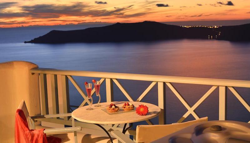 Absolute Bliss Imerovigli Suites