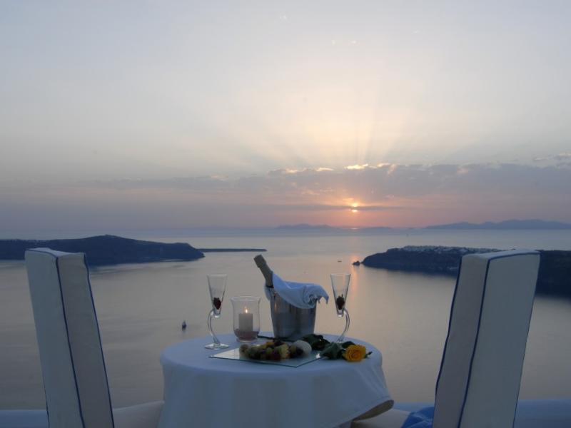 Absolute Bliss Imerovigli Suites