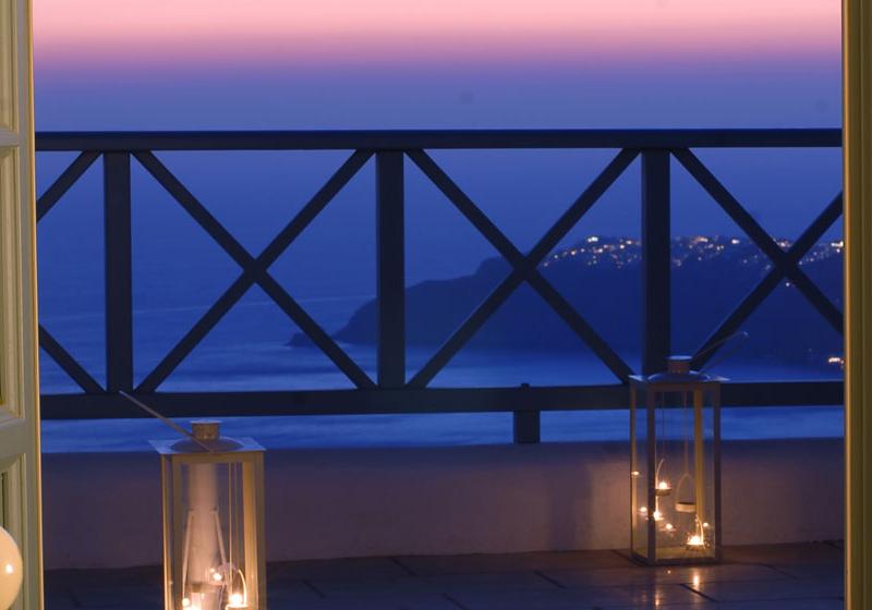 Absolute Bliss Imerovigli Suites