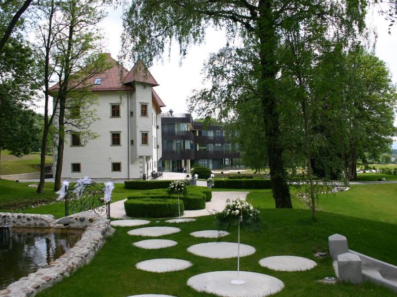 Hotel and Manor Drnca