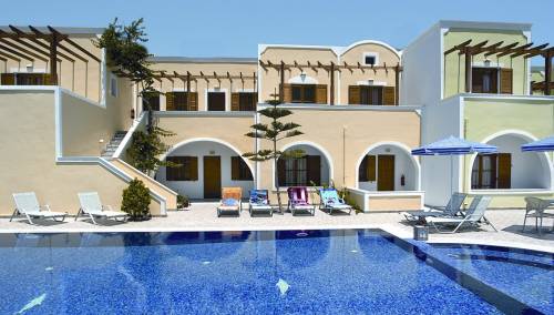 Black Sand Hotel & Apartments