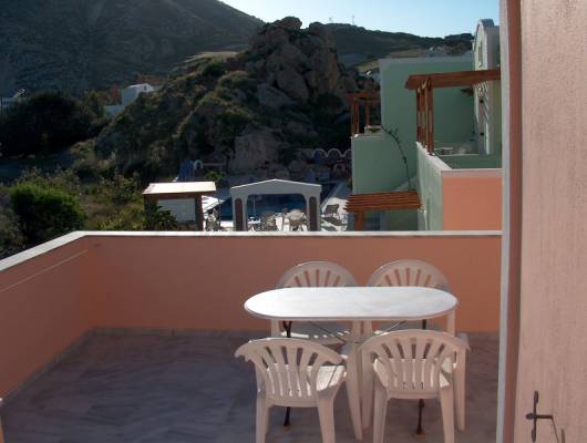 Black Sand Hotel & Apartments