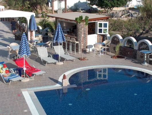 Black Sand Hotel & Apartments