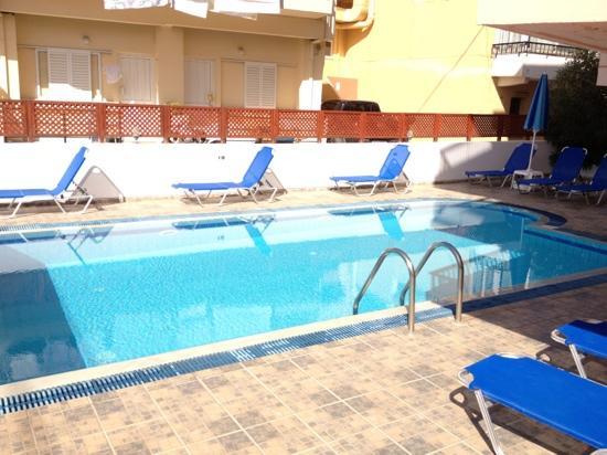 Daisy Hotel Apartments