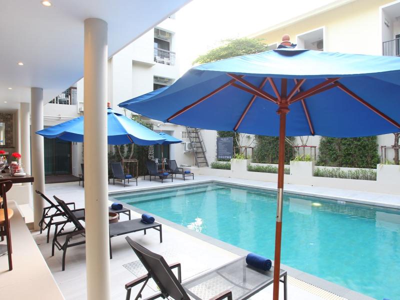 Adema Boutique Karon