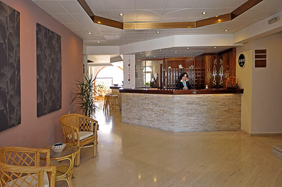 Gloria Maris Hotel Suites & Villas