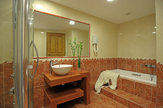 Gloria Maris Hotel Suites & Villas