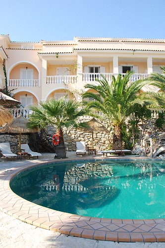 Gloria Maris Hotel Suites & Villas