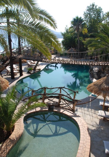 Gloria Maris Hotel Suites & Villas