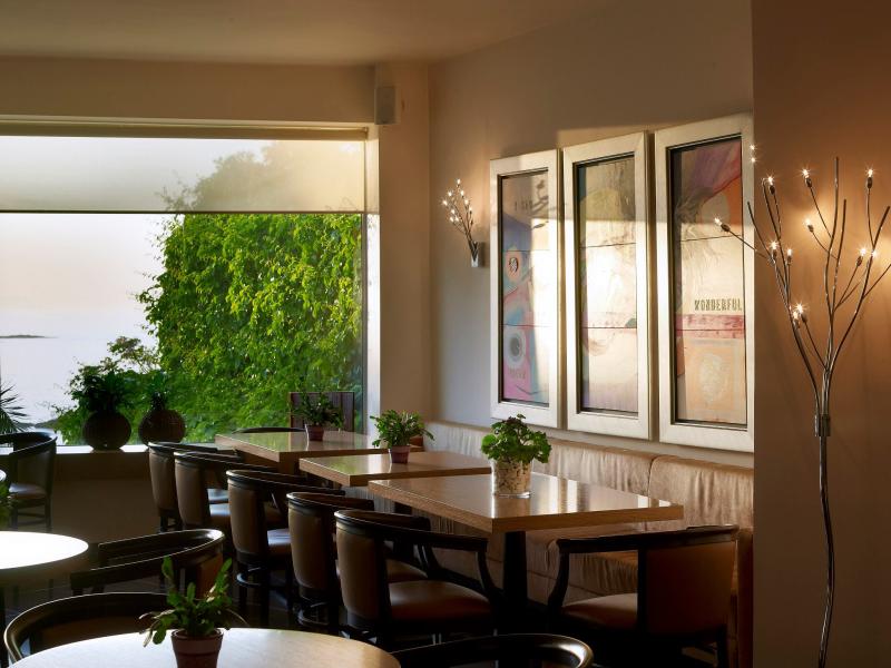 Irida Hotel