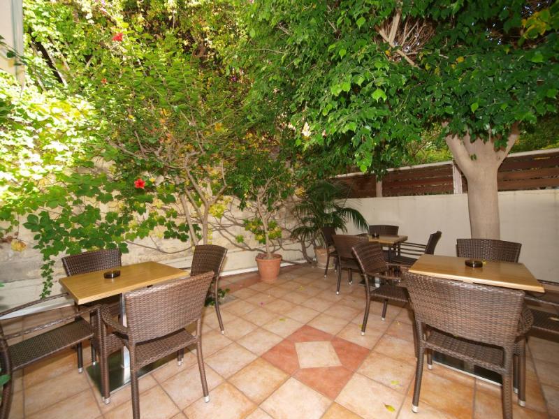Irida Hotel