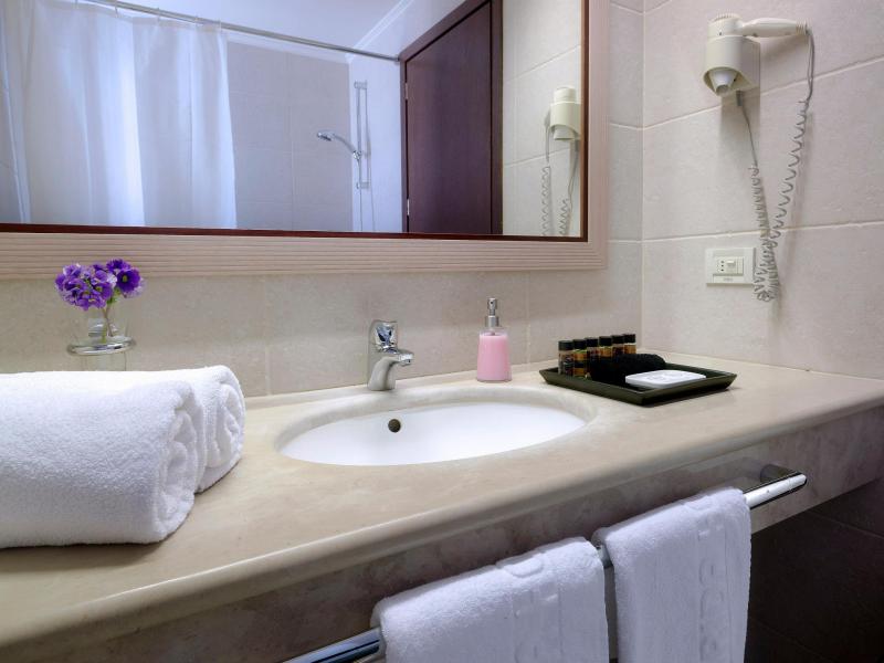 Irida Hotel