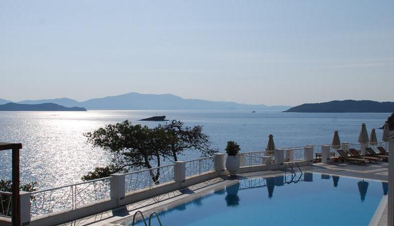 Cape Kanapitsa Hotel & Suites