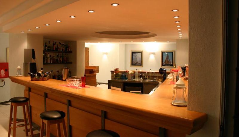 Cape Kanapitsa Hotel & Suites