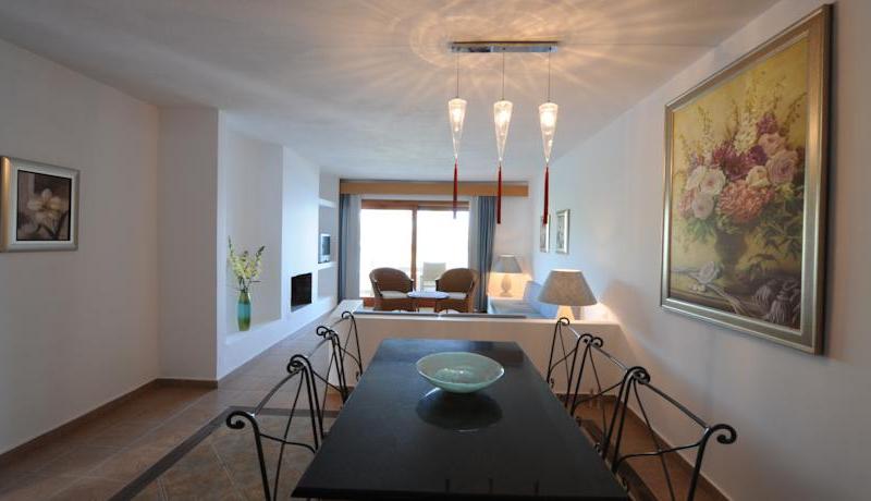 Cape Kanapitsa Hotel & Suites