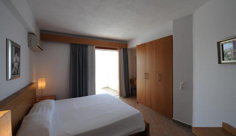 Cape Kanapitsa Hotel & Suites
