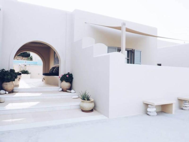 Kouros Art Hotel