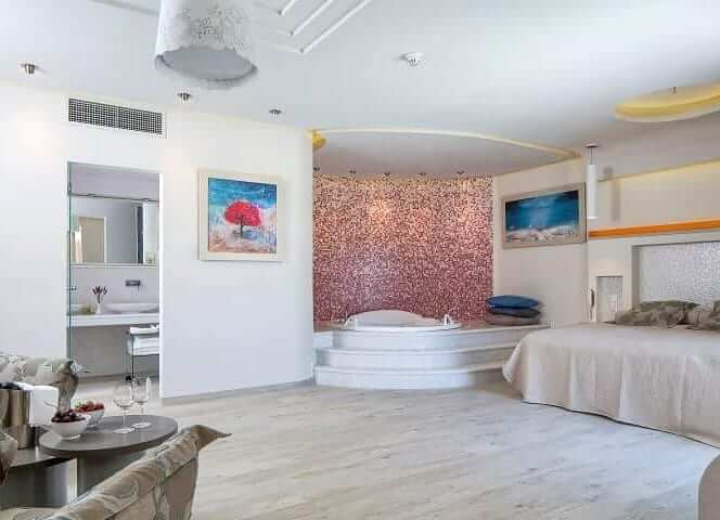 Kouros Art Hotel