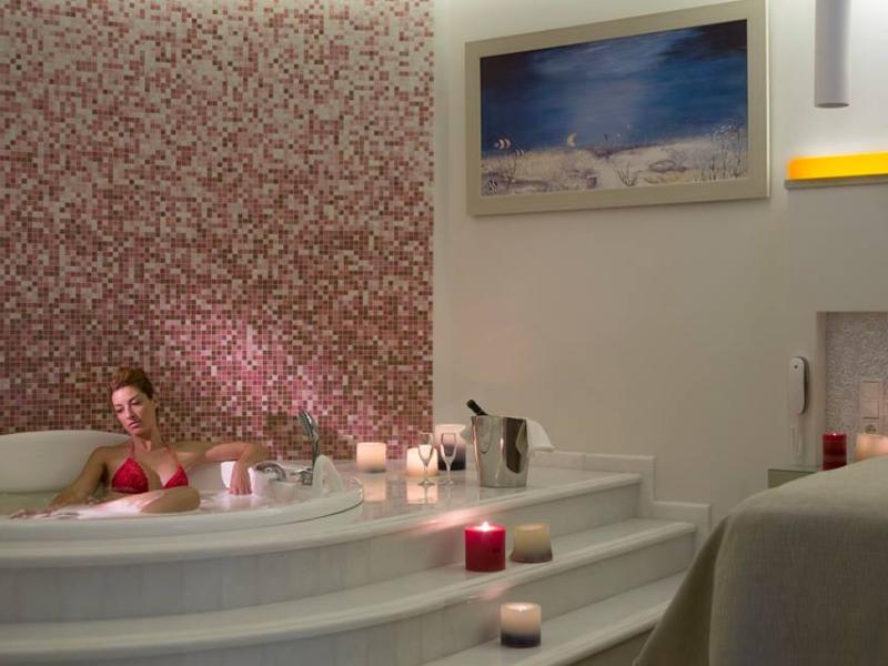 Kouros Art Hotel