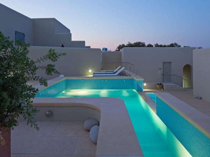 Kouros Art Hotel